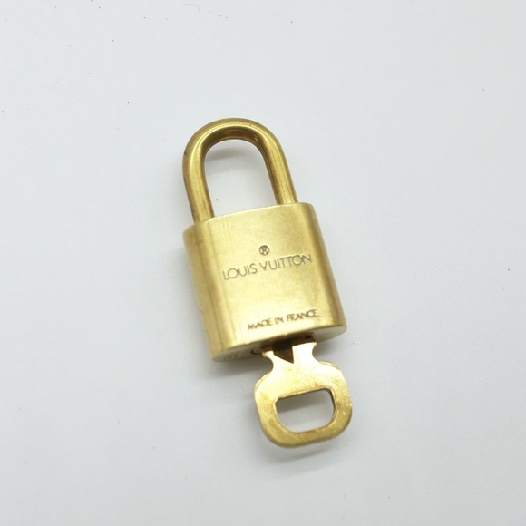 🍓LV Lock and Key #306 - Picture 3 of 4